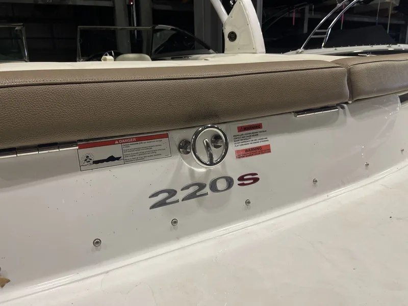 Slide: The Image of Cobalt 220S 2018 - 24