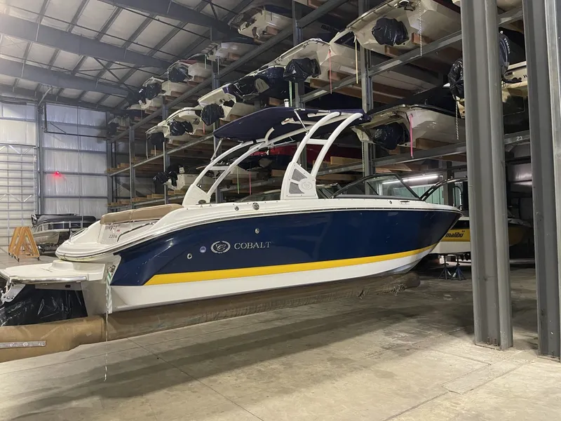 Slide: The Image of Cobalt 220S 2018 - 26