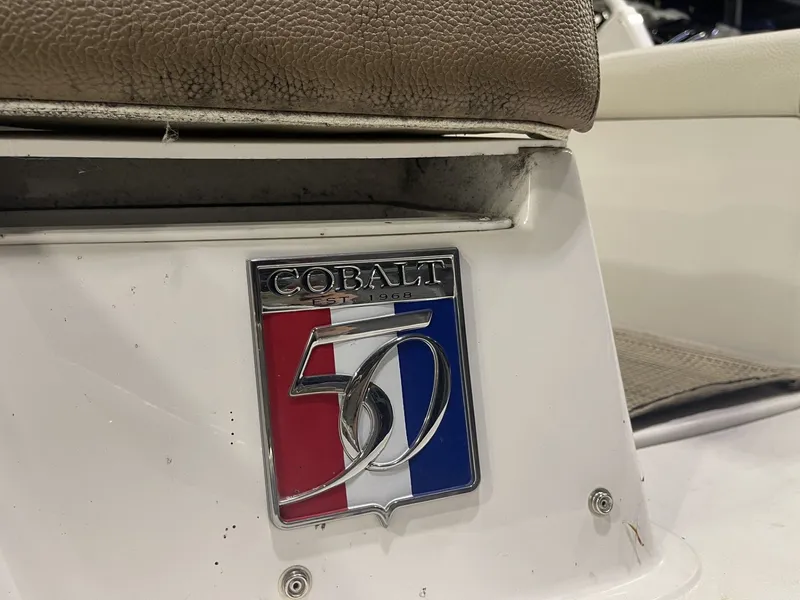 Slide: The Image of Cobalt 220S 2018 - 5