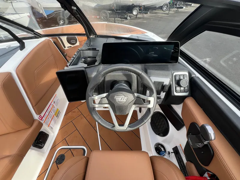 Slide: The Image of Malibu Wakesetter 23 LSV 2026 - 17