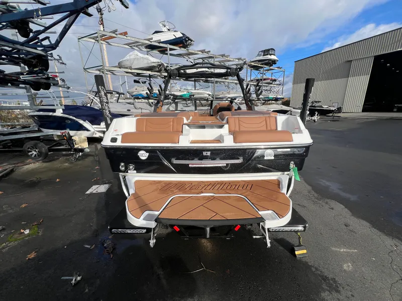 Slide: The Image of Malibu Wakesetter 23 LSV 2026 - 7