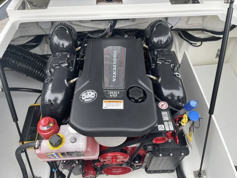 Slide: The Image of Cobalt R8 2025 - 10