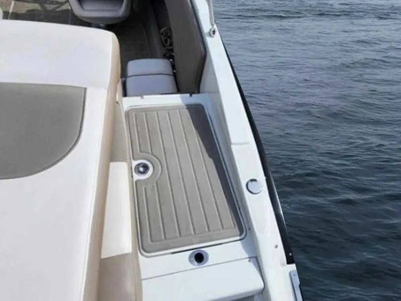 Slide: The Image of Crownline Boats 225 SS 2019 - 10