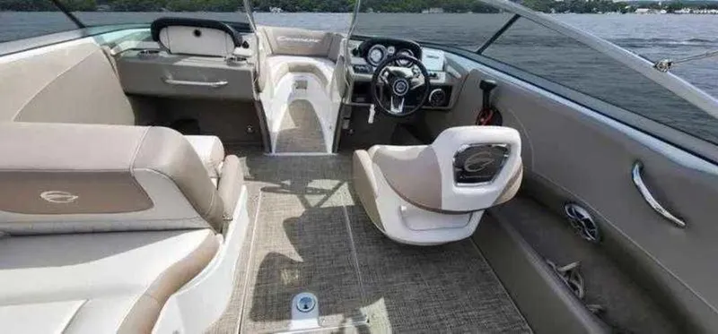 Slide: The Image of Crownline Boats 225 SS 2019 - 15