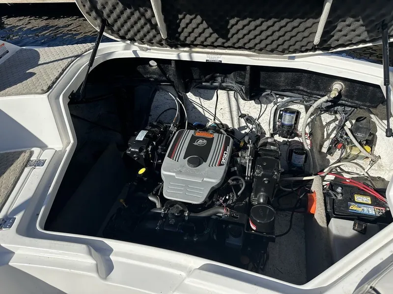 Slide: The Image of Ebbtide 2460 Z-trak 2009 - 9