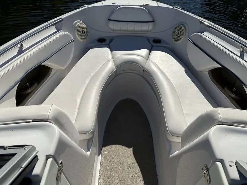 Slide: The Image of Four Winns 22 Horizon 2011 - 11