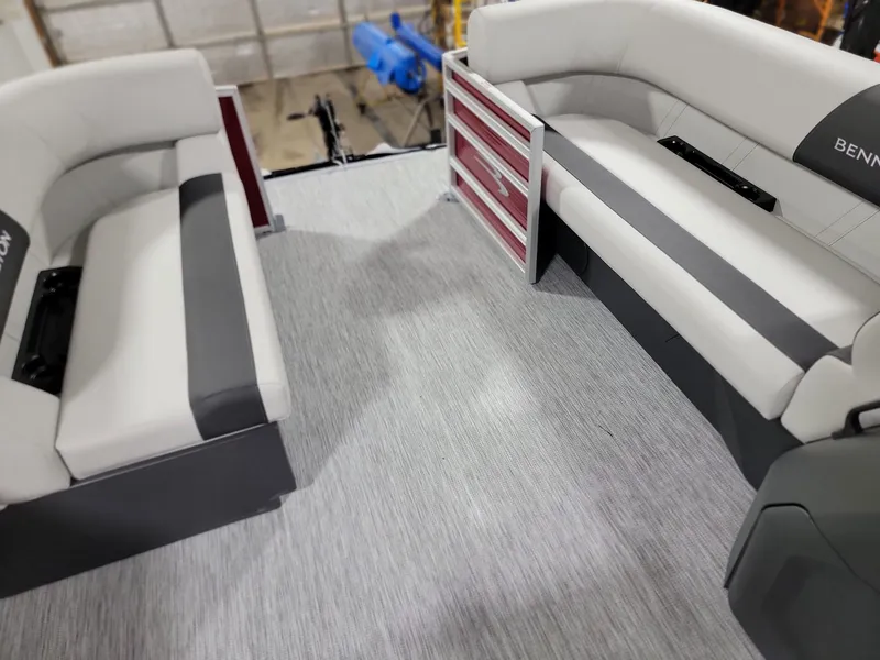 Slide: The Image of Bennington 20SLS-Snap 2026 - 12