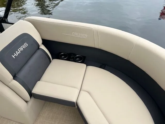 Slide: The Image of Harris Cruiser 210 CWDH 2025 - 12