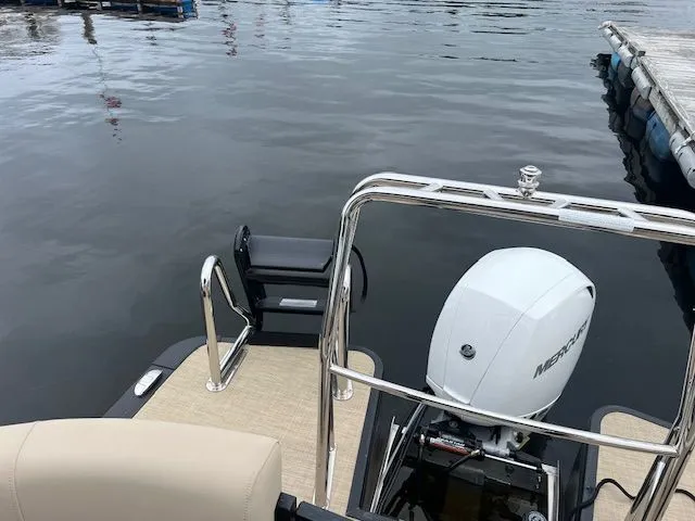 Slide: The Image of Harris Cruiser 210 CWDH 2025 - 3