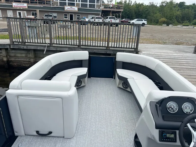 Slide: The Image of Harris Cruiser 230 CWDH 2025 - 6