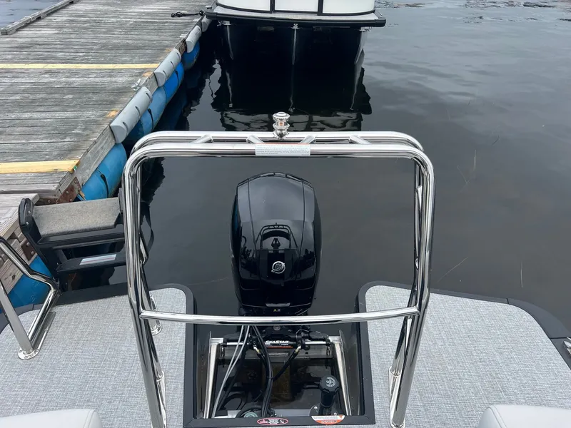 Slide: The Image of Harris Cruiser 230 CWDH 2025 - 7