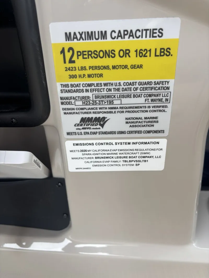 Slide: The Image of Harris Cruiser 230 SLDH 2026 - 10