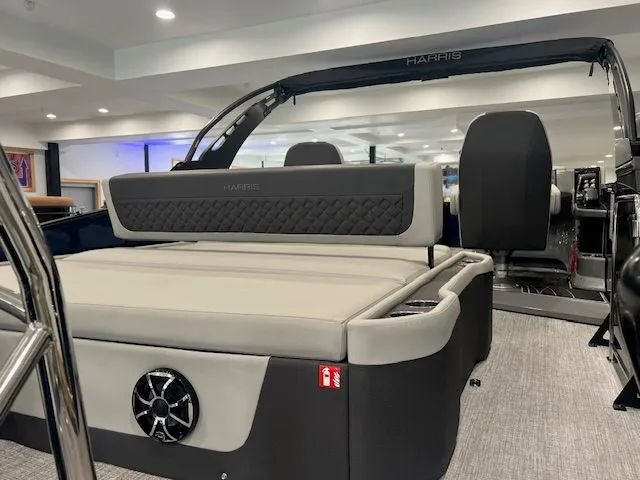 Slide: The Image of Harris SUNLINER 230 SLDH 2026 - 12