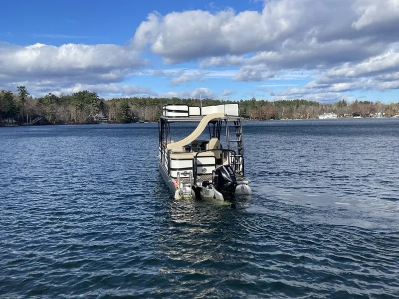 Slide: The Image of Premier 250 Solaris Upper Deck 2024 - 6