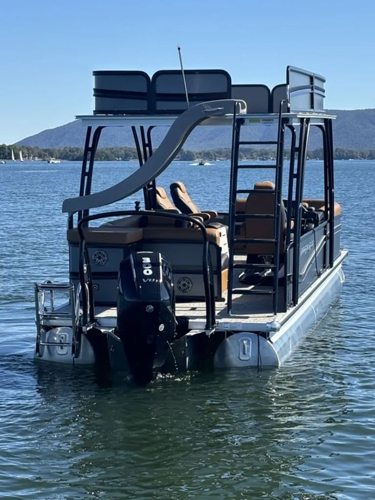 Slide: The Image of Premier 250 Solaris Upper Deck 2025 - 2