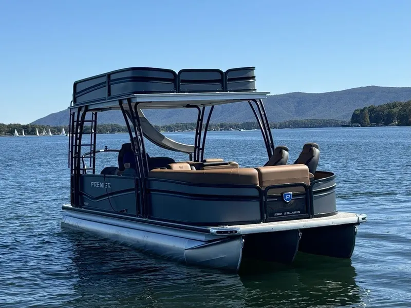 Slide: The Image of Premier 250 Solaris Upper Deck 2025 - 4