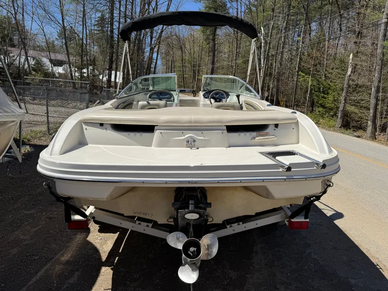 Slide: The Image of Sea Ray 205 Sport 2005 - 6