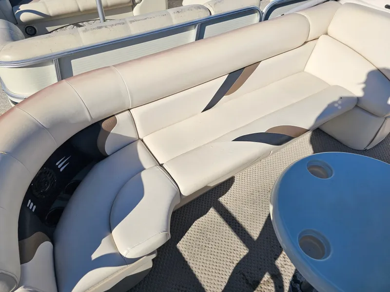 Slide: The Image of SunChaser 8520 CRS 2008 - 4