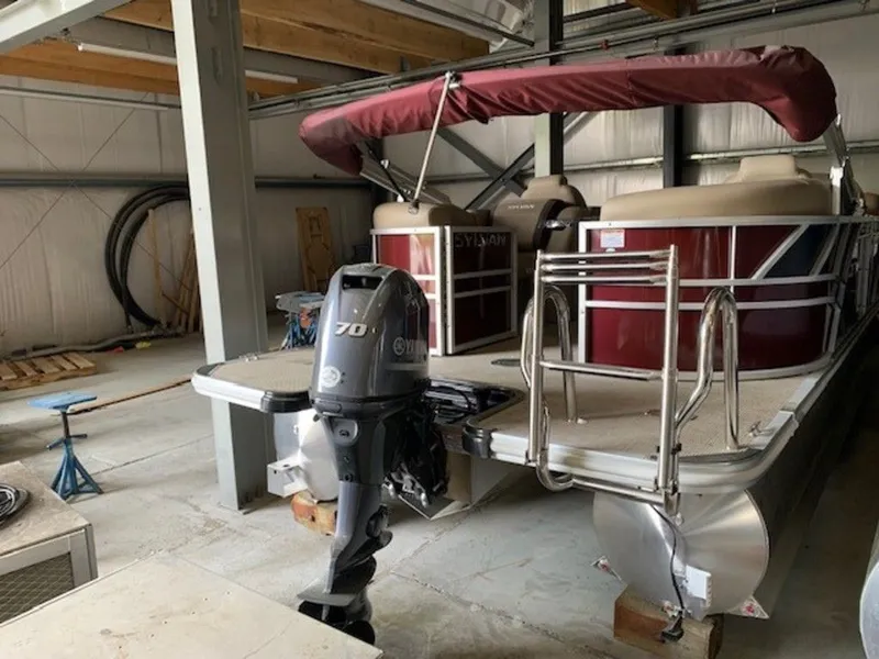 Slide: The Image of Sylvan Mirage 8520 LZ 2025 - 4