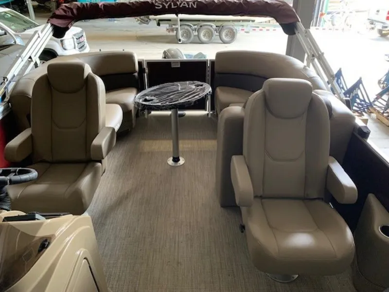 Slide: The Image of Sylvan Mirage 8520 LZ 2025 - 6