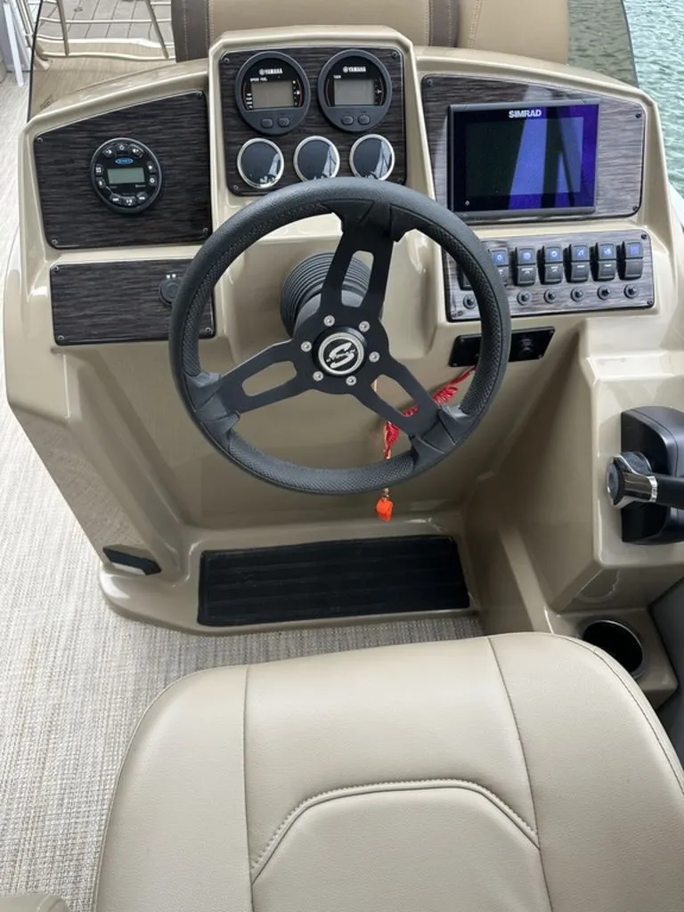 Slide: The Image of Sylvan Mirage 8524 LZ 2023 - 3