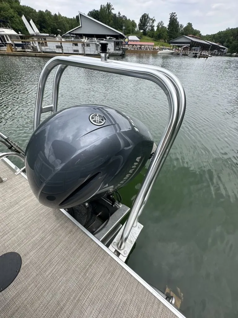 Slide: The Image of Sylvan Mirage 8524 LZ 2023 - 5