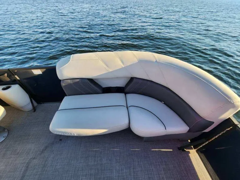 Slide: The Image of Sylvan Mirage X1 2023 - 6