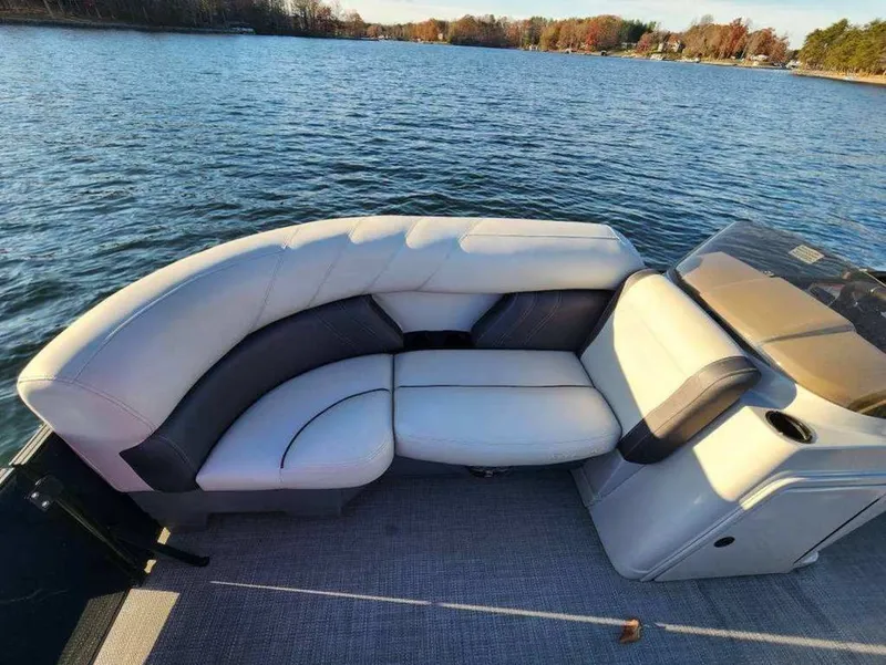 Slide: The Image of Sylvan Mirage X1 2023 - 7