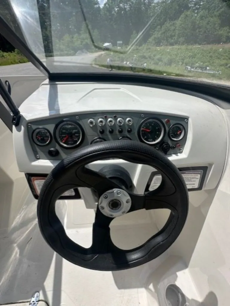 Slide: The Image of Tracker Tahoe 400 TS 2016 - 5