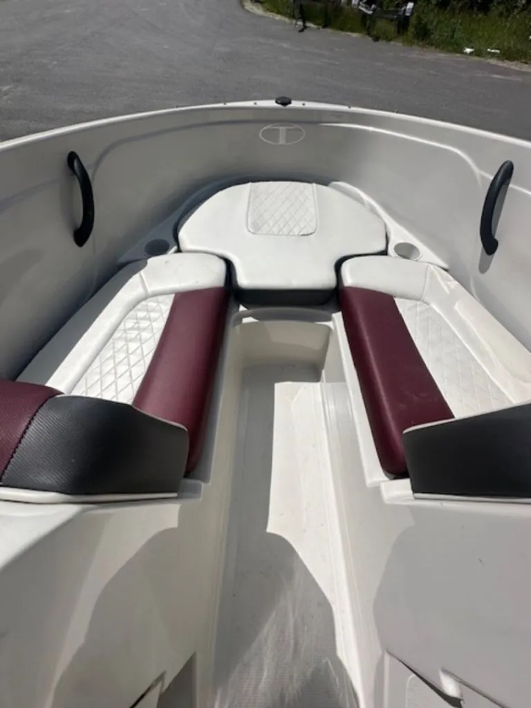 Slide: The Image of Tracker Tahoe 400 TS 2016 - 6