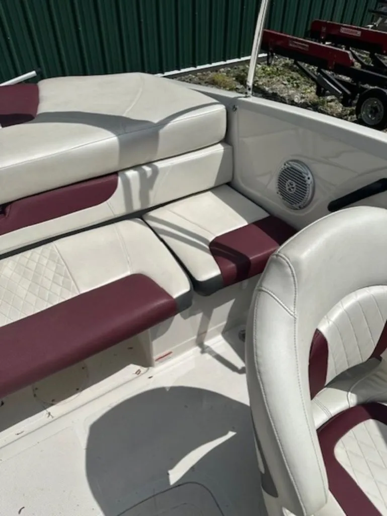 Slide: The Image of Tracker Tahoe 400 TS 2016 - 8