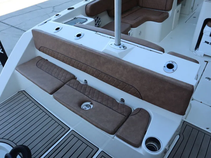 Slide: The Image of Stingray 269 DC 2022 - 8