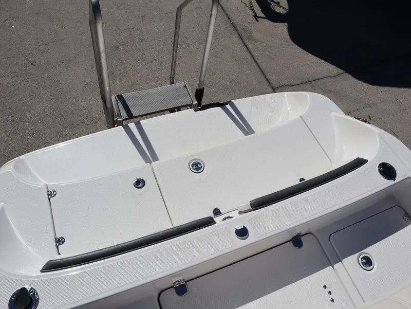 Slide: The Image of Yamaha Fsh 190 deluxe 2016 - 11