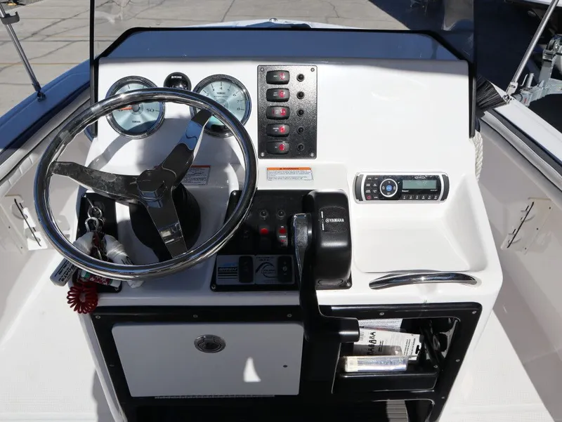 Slide: The Image of Yamaha Fsh 190 deluxe 2016 - 21