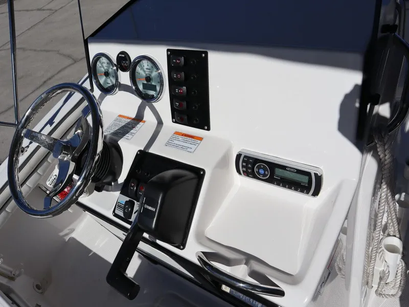 Slide: The Image of Yamaha Fsh 190 deluxe 2016 - 22