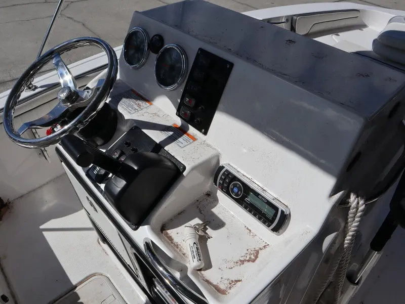 Slide: The Image of Yamaha Fsh 190 deluxe 2016 - 6