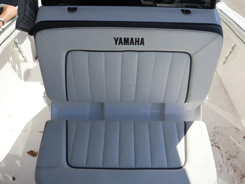 Slide: The Image of Yamaha Fsh 190 deluxe 2016 - 9