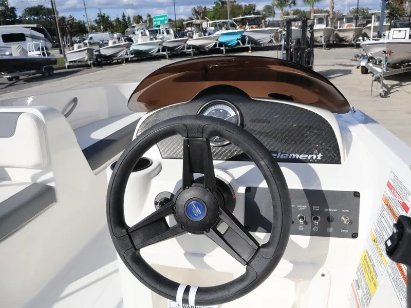 Slide: The Image of Bayliner E16 2026 - 11