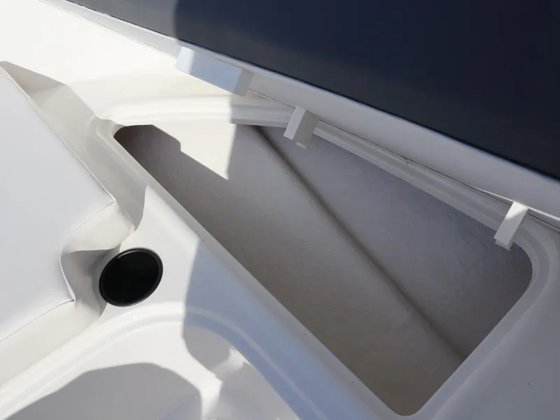 Slide: The Image of Bayliner E16 2026 - 21