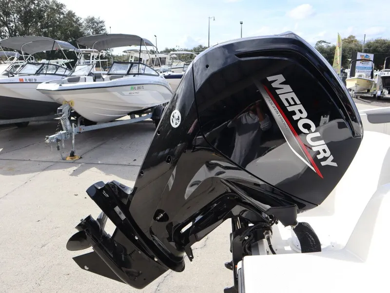 Slide: The Image of Bayliner Element E18 2026 - 10