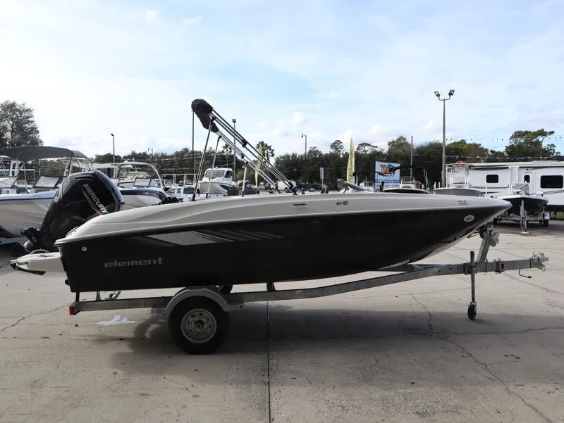 Slide: The Image of Bayliner Element E18 2026 - 3