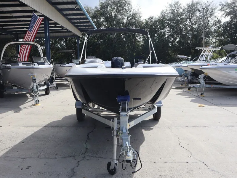 Slide: The Image of Bayliner Element E18 2026 - 5