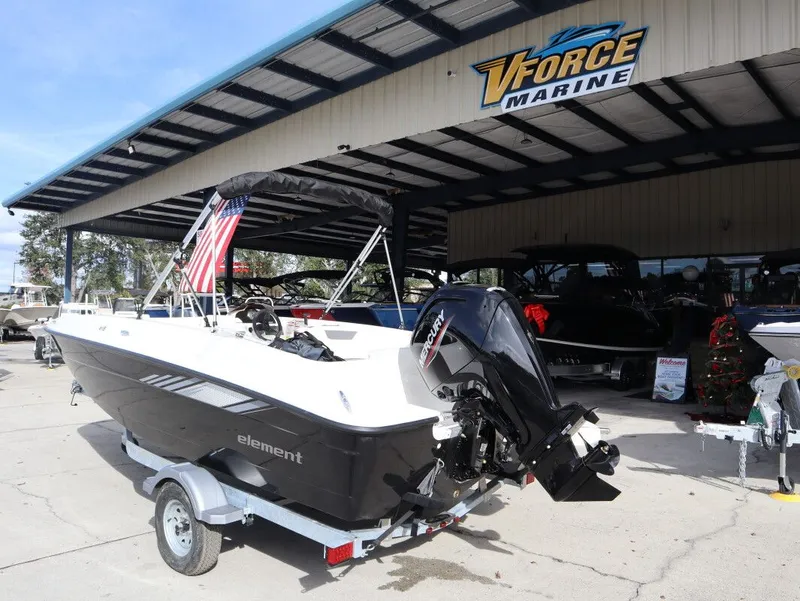 Slide: The Image of Bayliner Element E18 2026 - 6