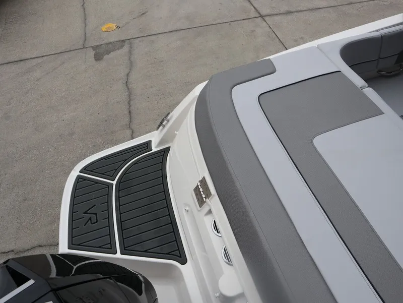 Slide: The Image of Bayliner VR6 Outboard 2026 - 16