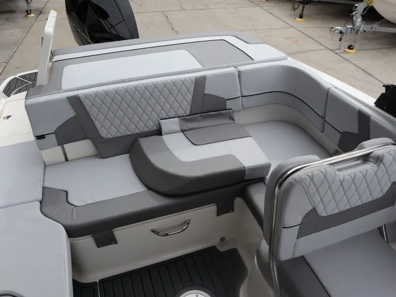 Slide: The Image of Bayliner VR6 Outboard 2026 - 20