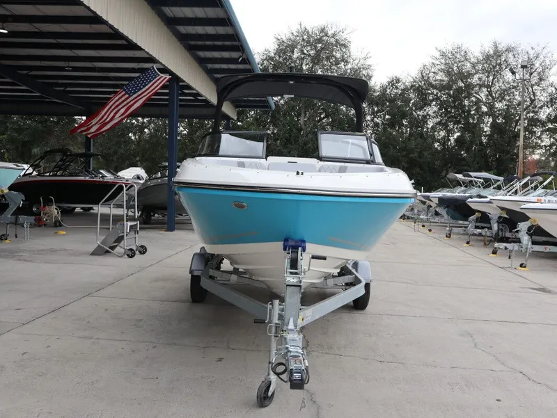 Slide: The Image of Bayliner VR6 Outboard 2026 - 4