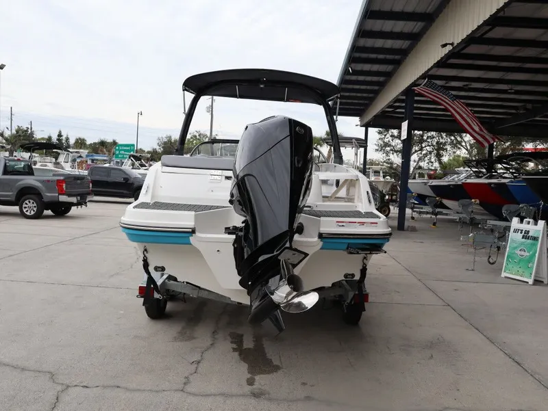 Slide: The Image of Bayliner VR6 Outboard 2026 - 7