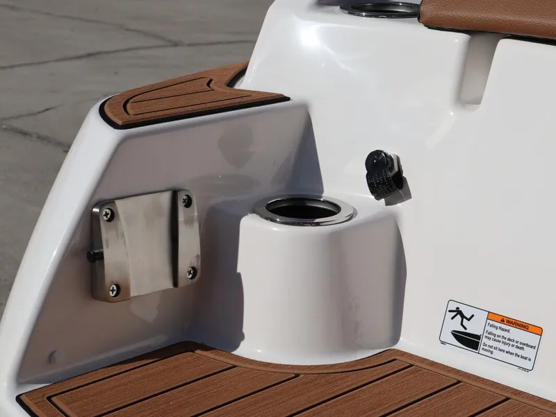 Slide: The Image of Yamaha 222SE 2026 - 10