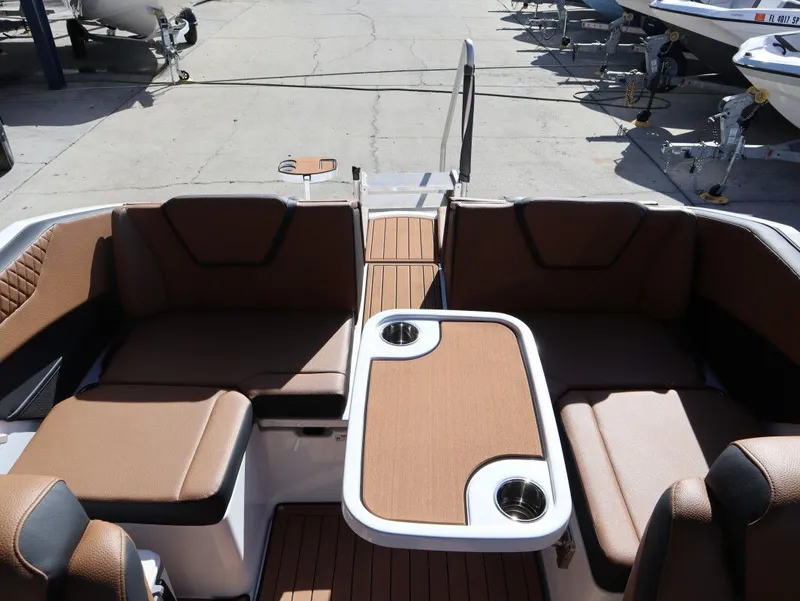 Slide: The Image of Yamaha 222SE 2026 - 18