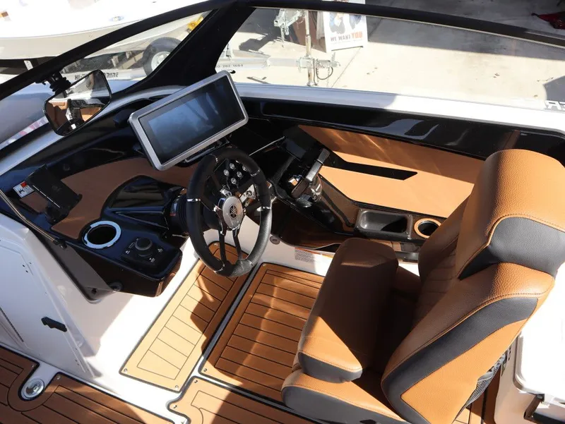 Slide: The Image of Yamaha 222SE 2026 - 19